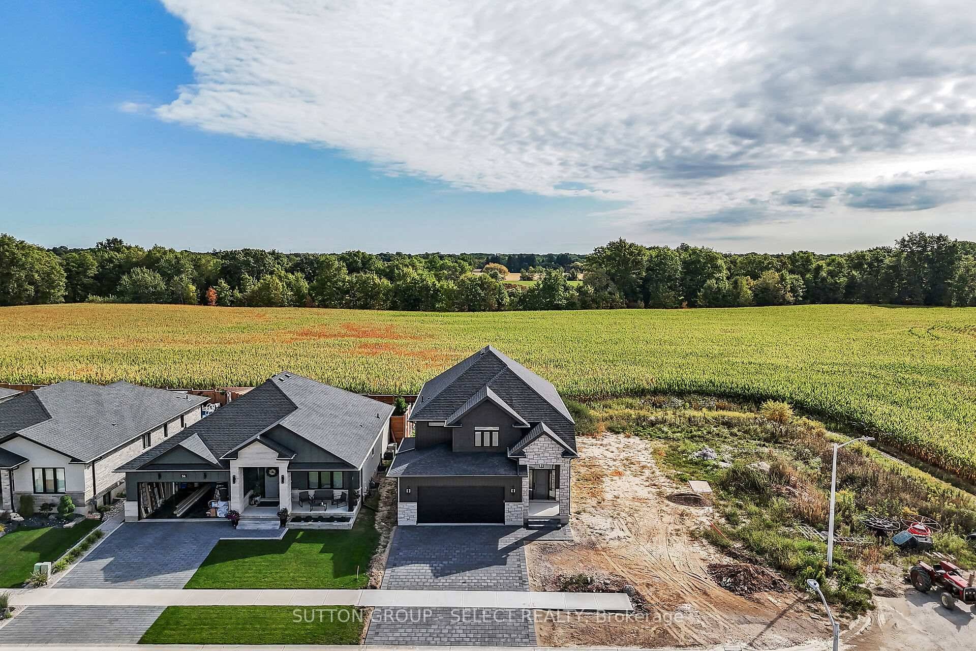 Welcome to 58 Briscoe Crescent, located in the highly desirable Creekside subdivision in Strathroy north end !