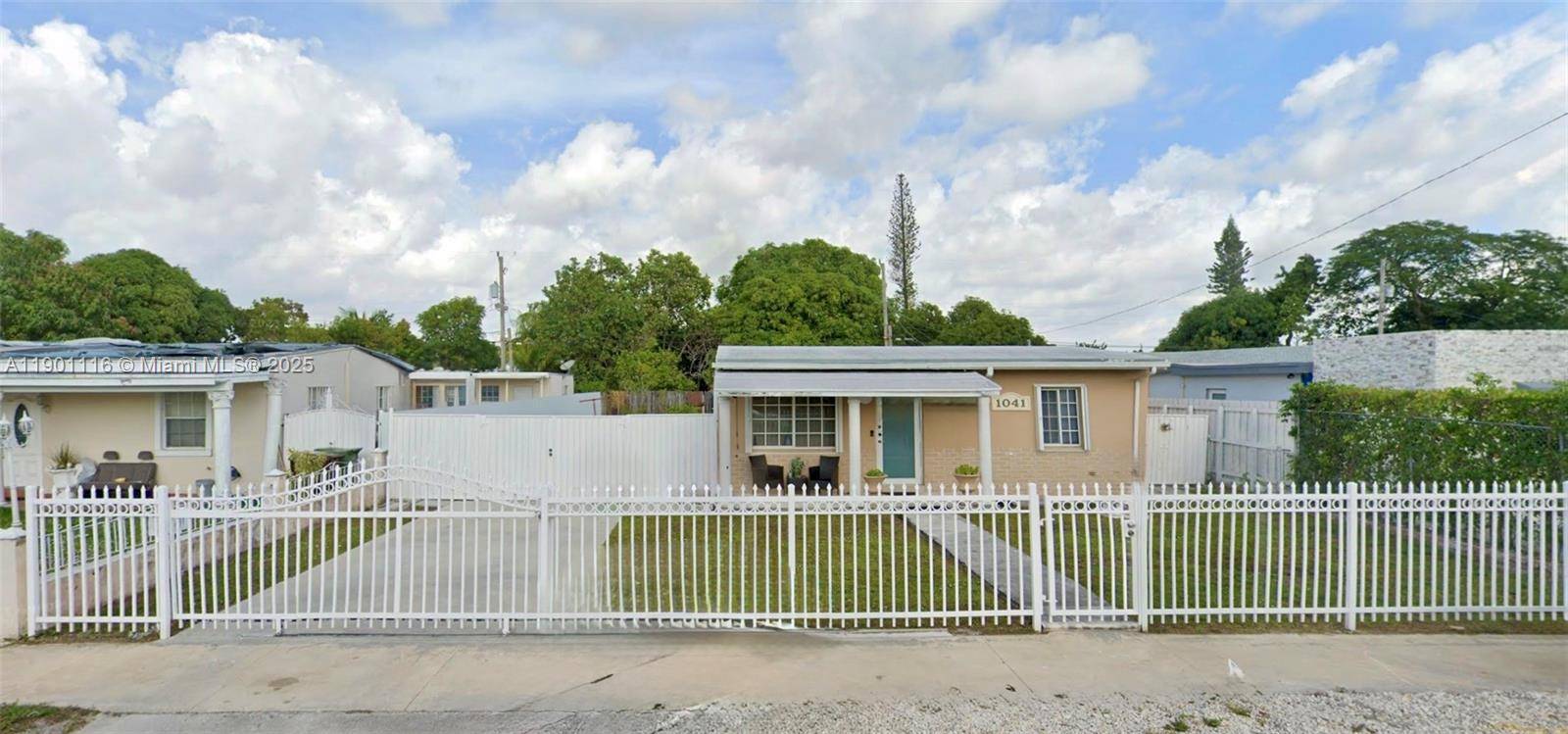 Fantastic opportunity for investment or a perfect starter home in the heart of Hialeah !
