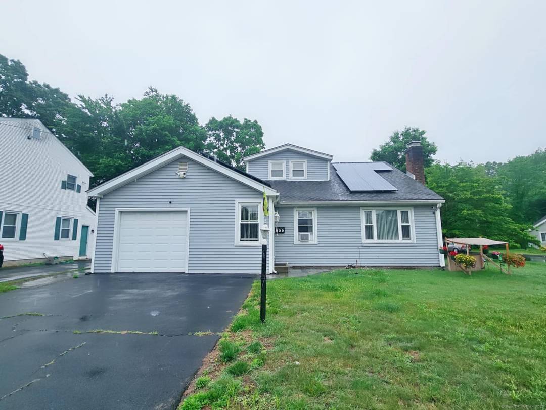 Welcome to 209 Maple Street !