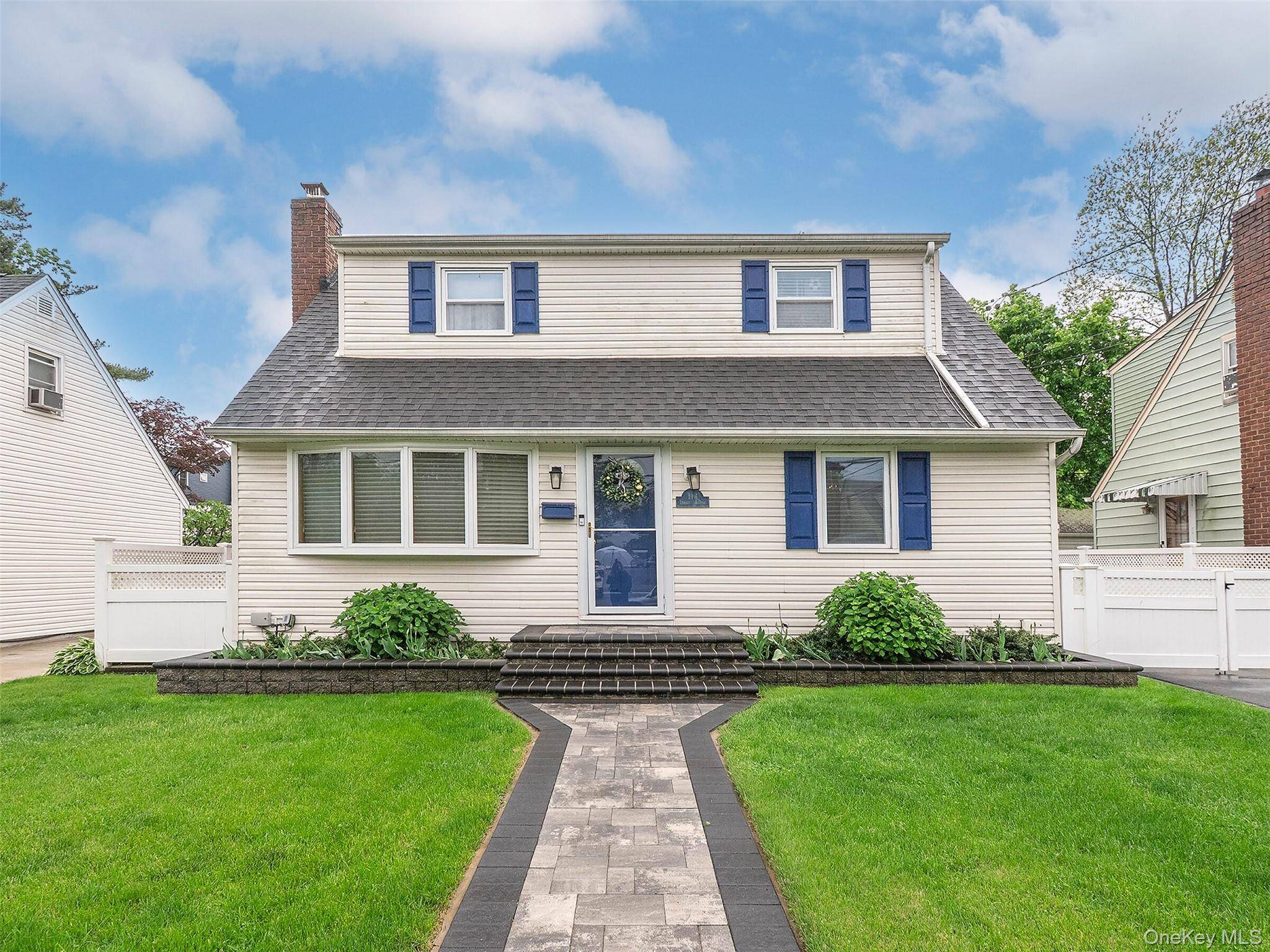 Move right in to this renovated and expanded Cape situated on great midblock location.