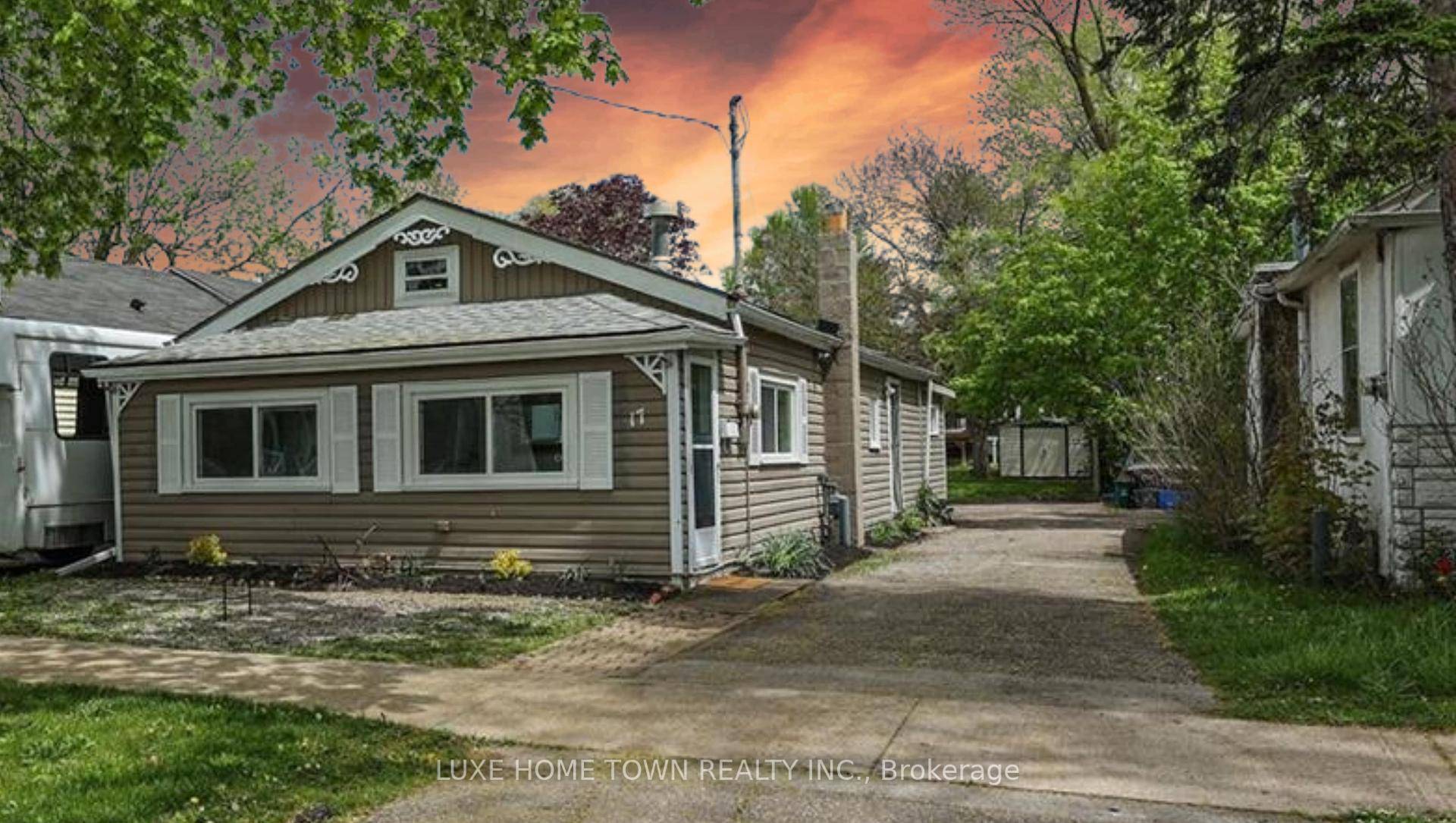 Welcome to this well maintained 3 bedroom, 1 bath home offering comfort, convenience, and plenty of natural light.