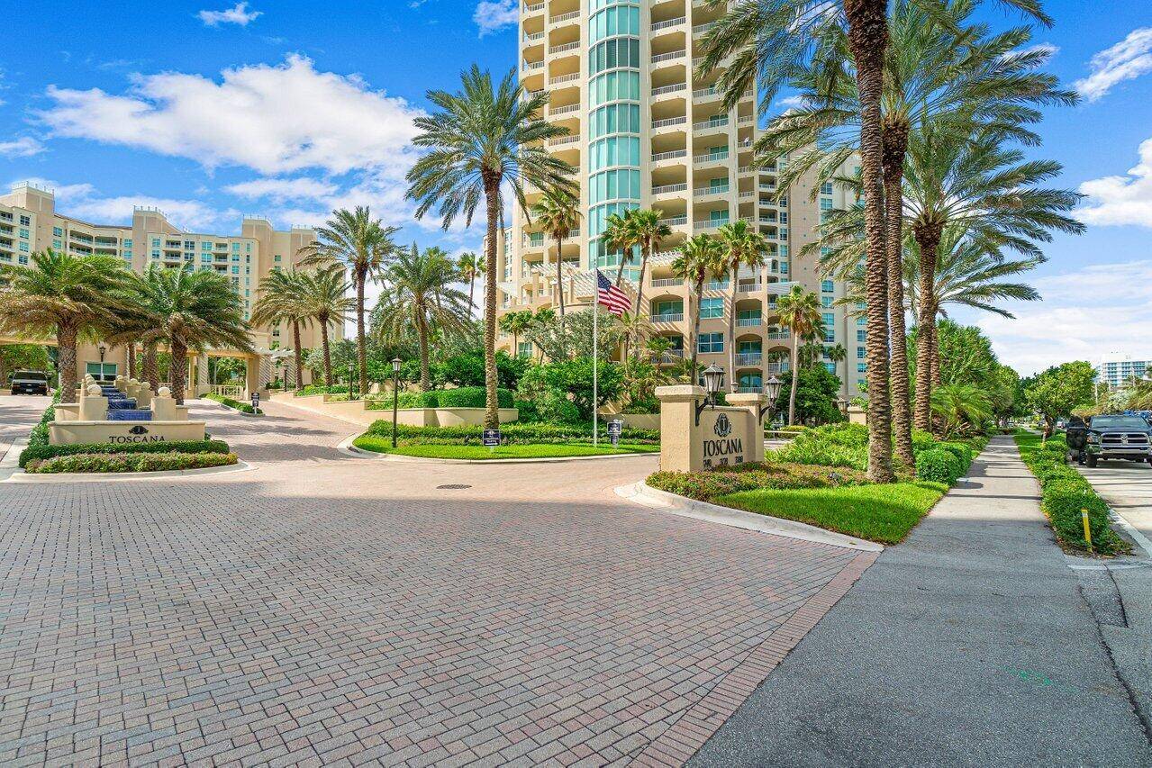 Step off the elevator into your private foyer and experience 2, 601 sq ft of elegant living with two balconies and a bright, open layout.