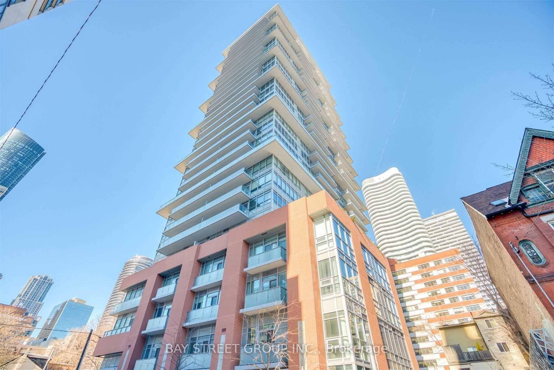 Welcome to 365 Church, a luxurious condo by Menkes offering a bright and spacious 1 bedroom den with breathtaking west facing views of the city skyline.