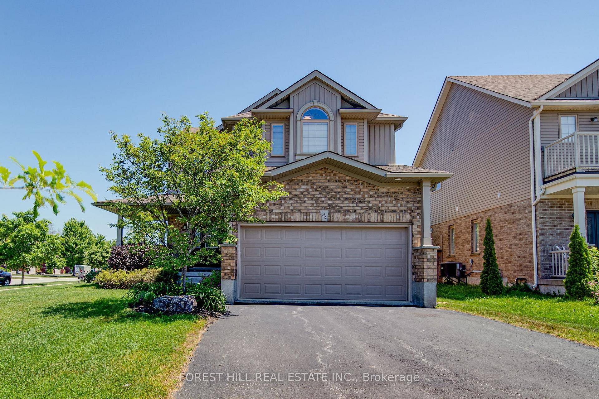 Welcome to this charming 3 bedroom, 3 bath brick home perfectly situated on a spacious corner lot in the desirable community of Creek Side in Collingwood.