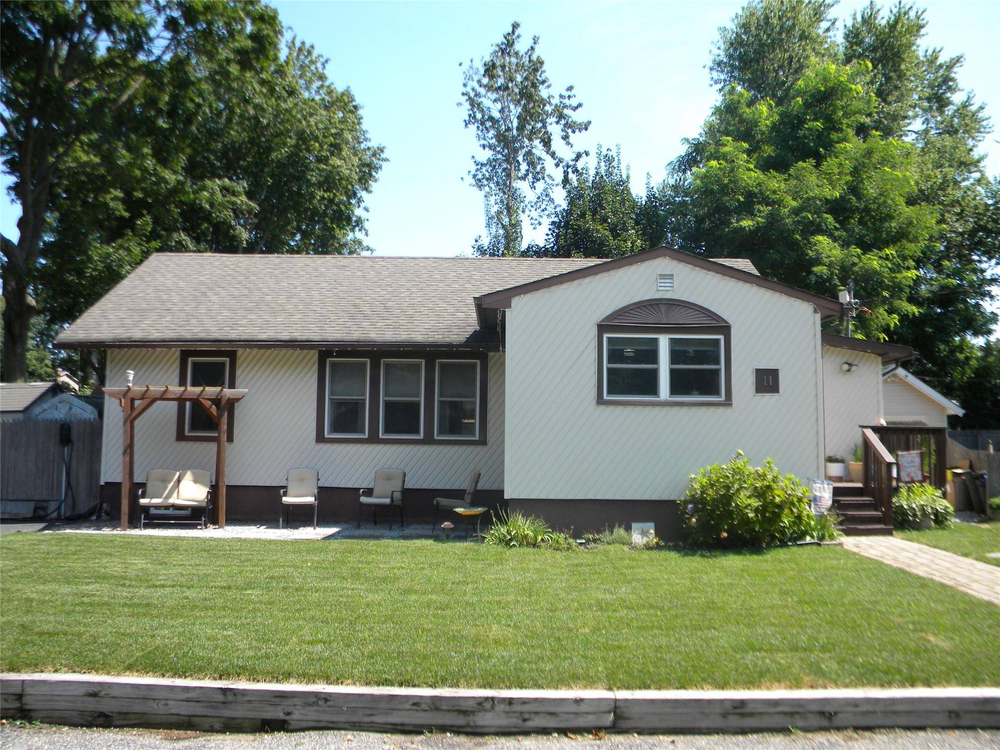 Charming Ranch Style A must see !