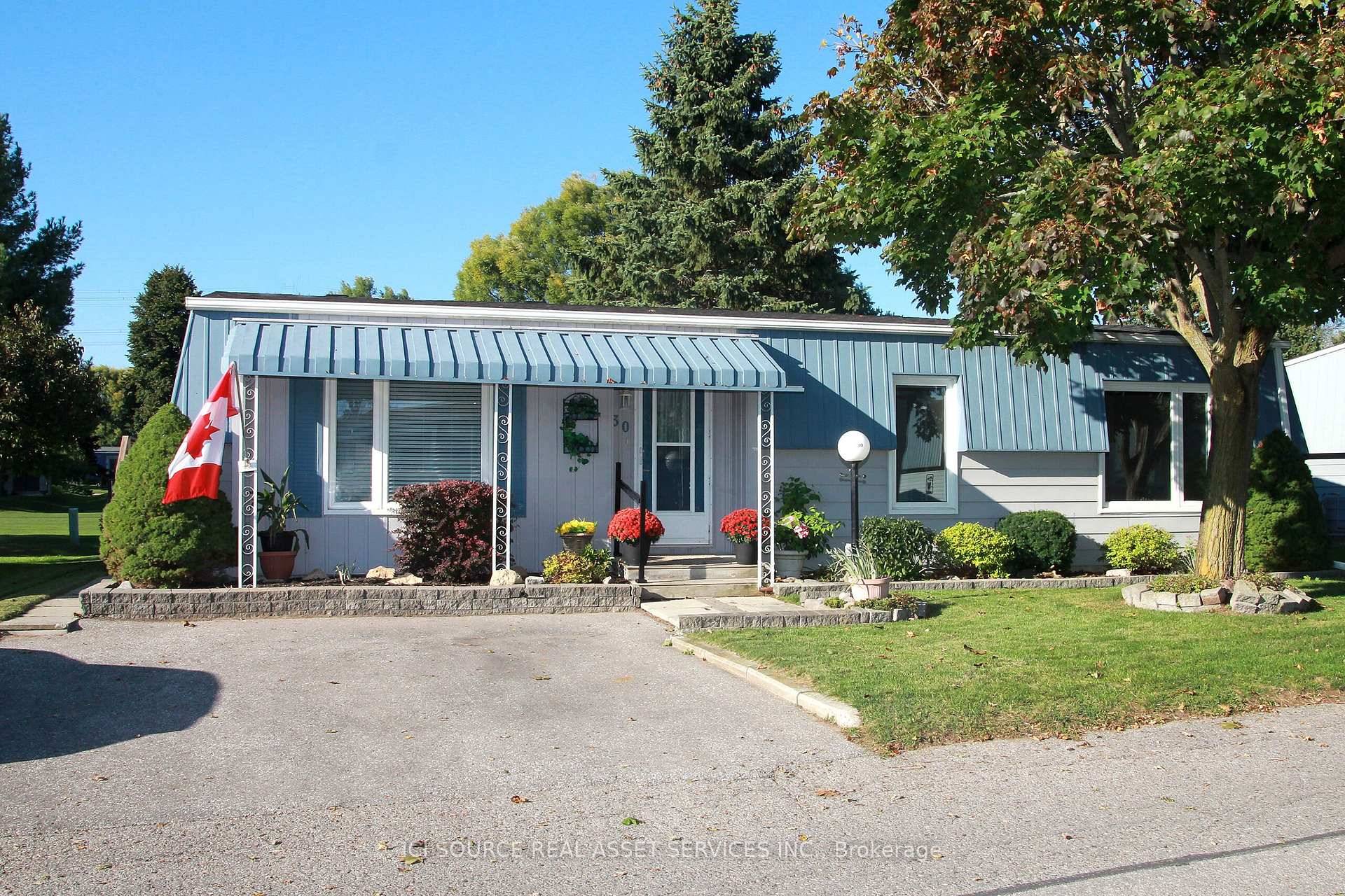 An ideal location ! Across from Lake Ontario and on the golf course in Wilmot Creek Adult Lifestyle Community.