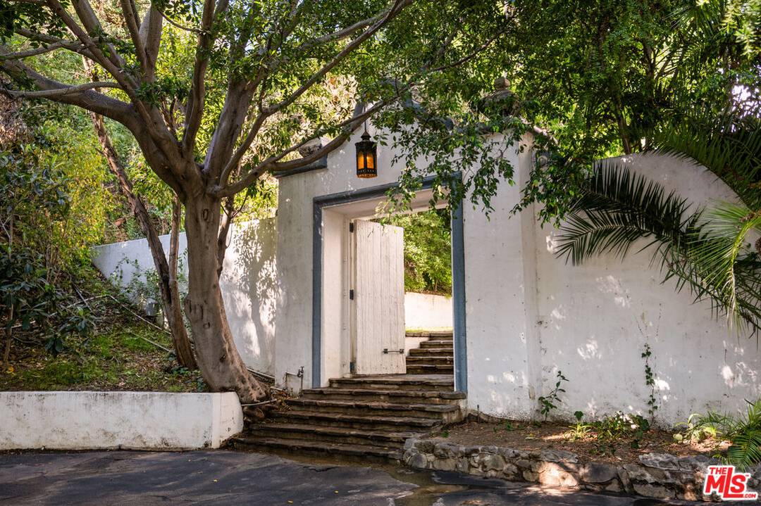 1196 Brooklawn Dr 5BR Bel Air La