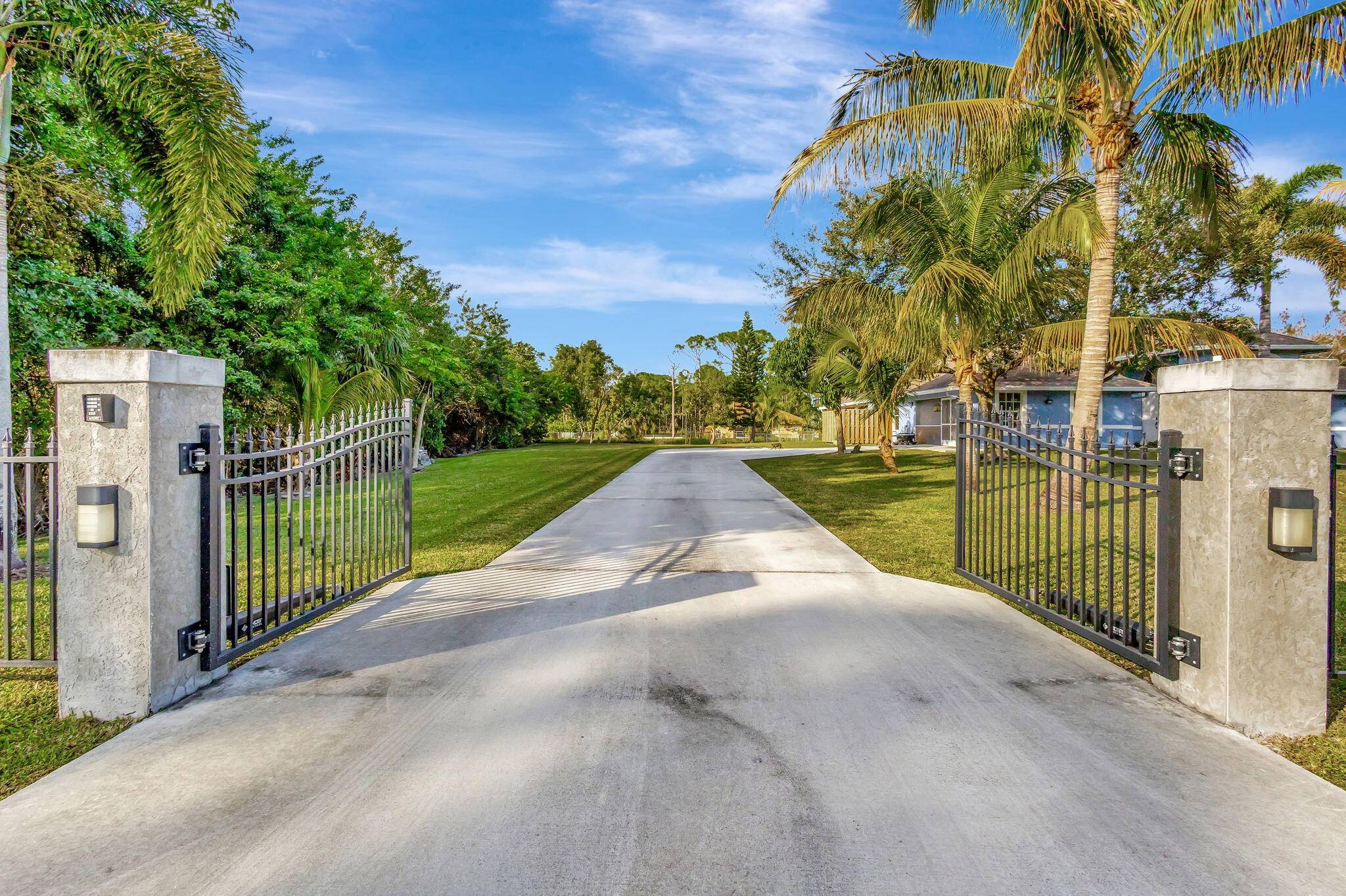 Spacious CBS home on a 1.
