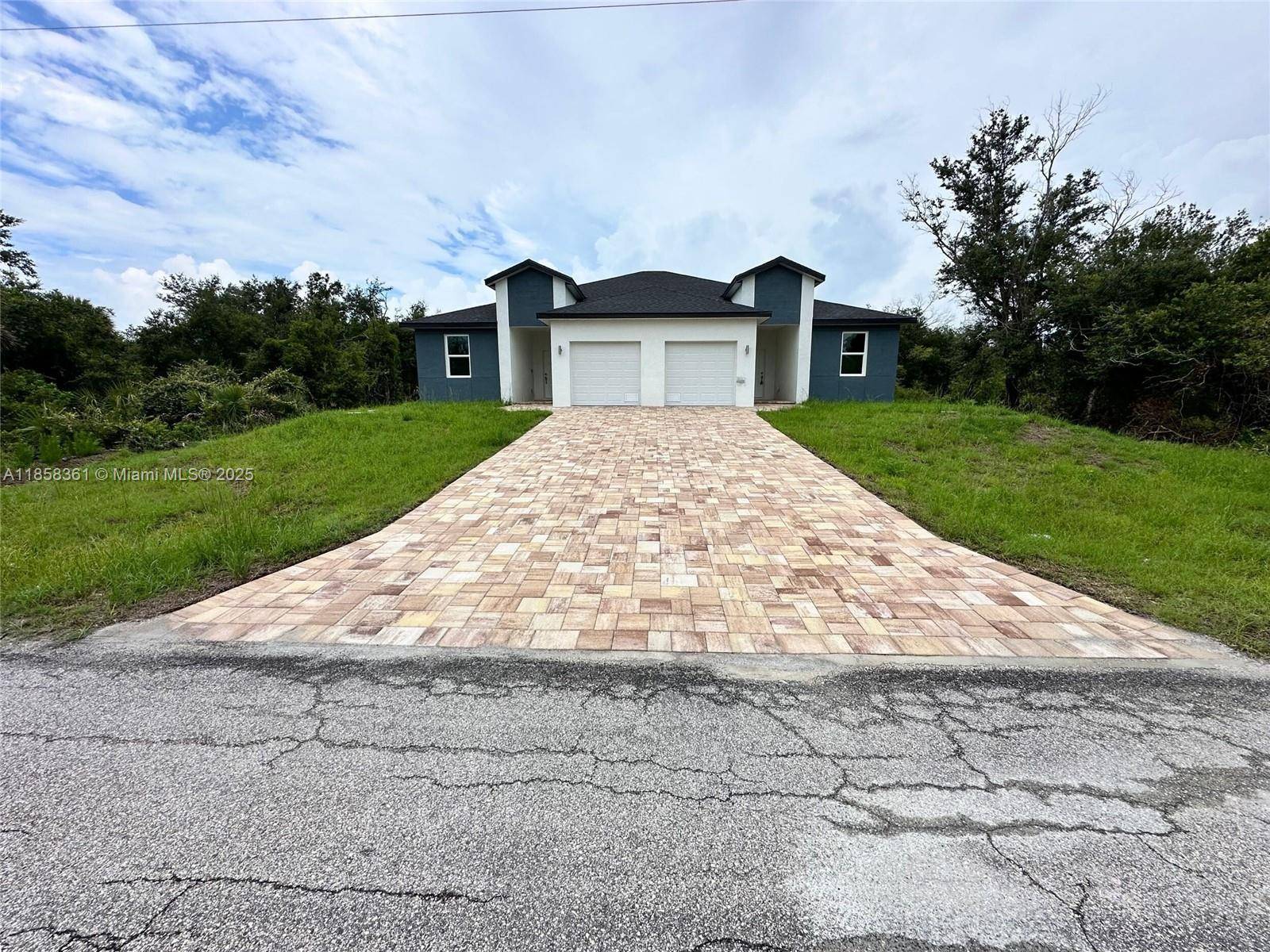 Attention Investors great opportunity to own a brand new 6 bedroom 4 bath, 2 car garage Duplex, just build in 2025 with stainless appliances, granite kitchen counter top, 10f ceiling ...