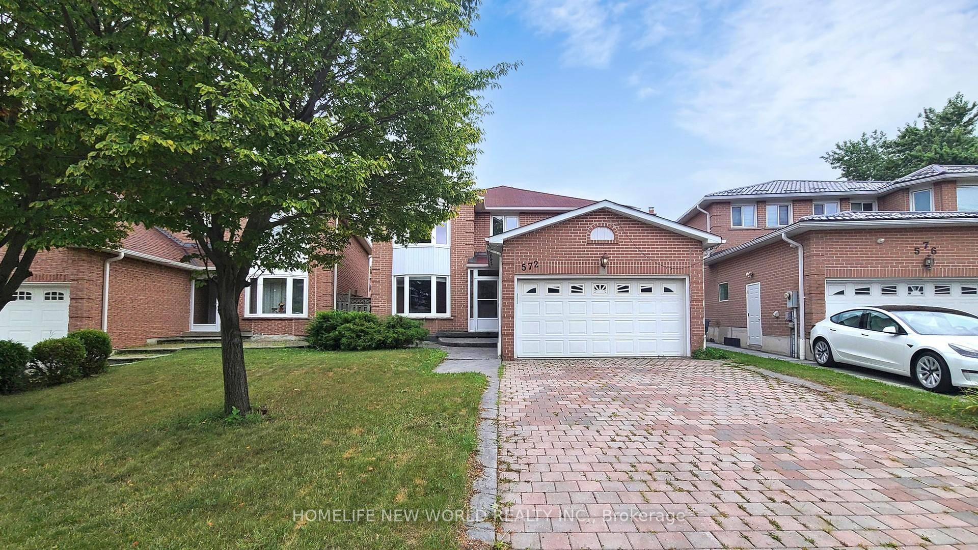 You Will Love This Spacious And Sun Filled 4 Bedroom House Located In Quite Safe Court In City Center.