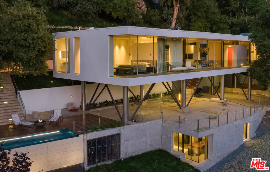 9727 Oak Pass Rd 4BR Beverly Hills Post Office | B.H.P.O. La