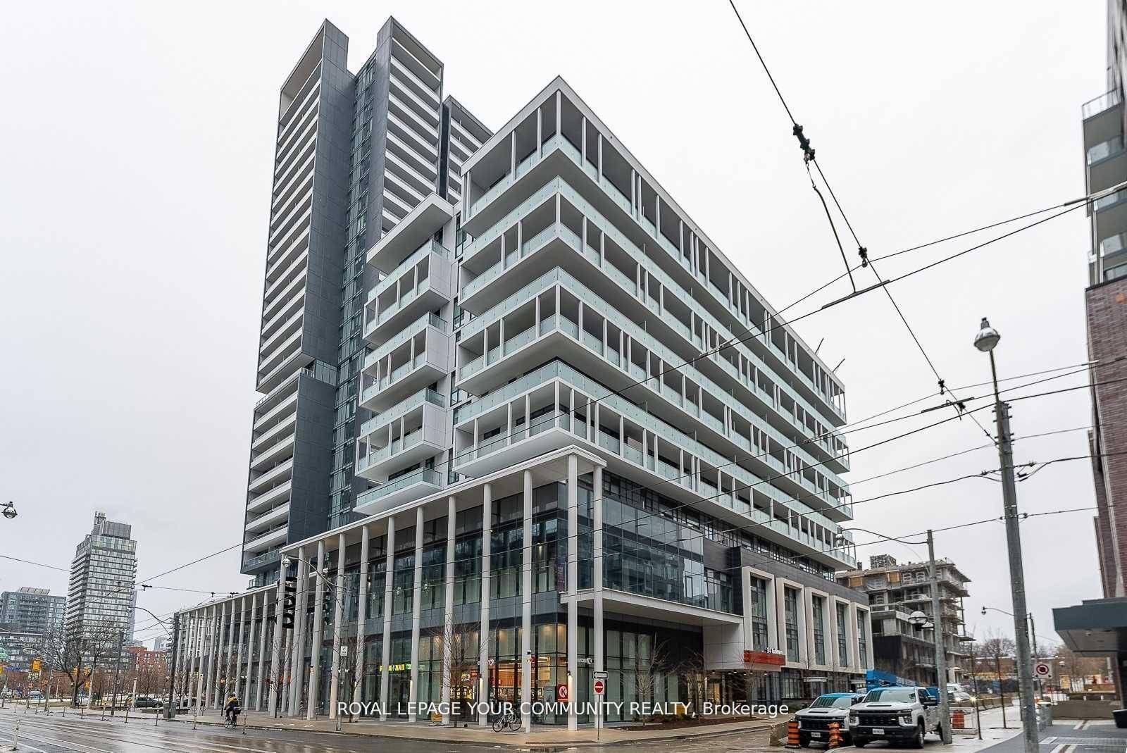 Spacious 1 Bedroom Den Boutique Unit Featuring Luxurious 10' Ceilings With Floor To Ceiling Windows Which Provide Ample Natural Lighting Within The Unit.