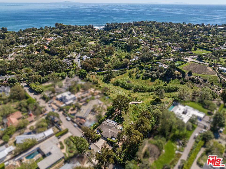 28850   Boniface Dr 3BR Malibu La