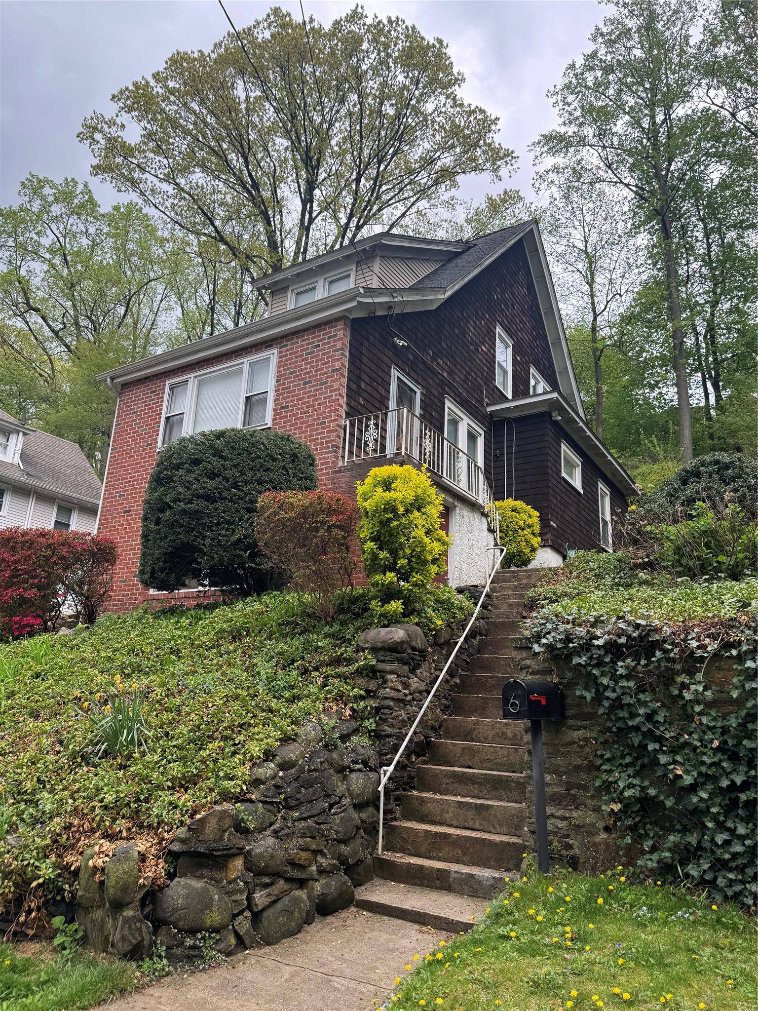 Located on a quiet dead end street with Van Cortlandt Park literally at your back doorstep, this cost efficient two bedroom home has so much to offer.
