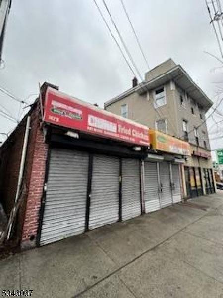 Introducing 742 Lyons Ave Mixed Use, a 3 story masonry construction offering 7, 800 sf inclusive of 7 separately metered income producing units ; four 3 Bed 1 Bathapartment dwellings ...