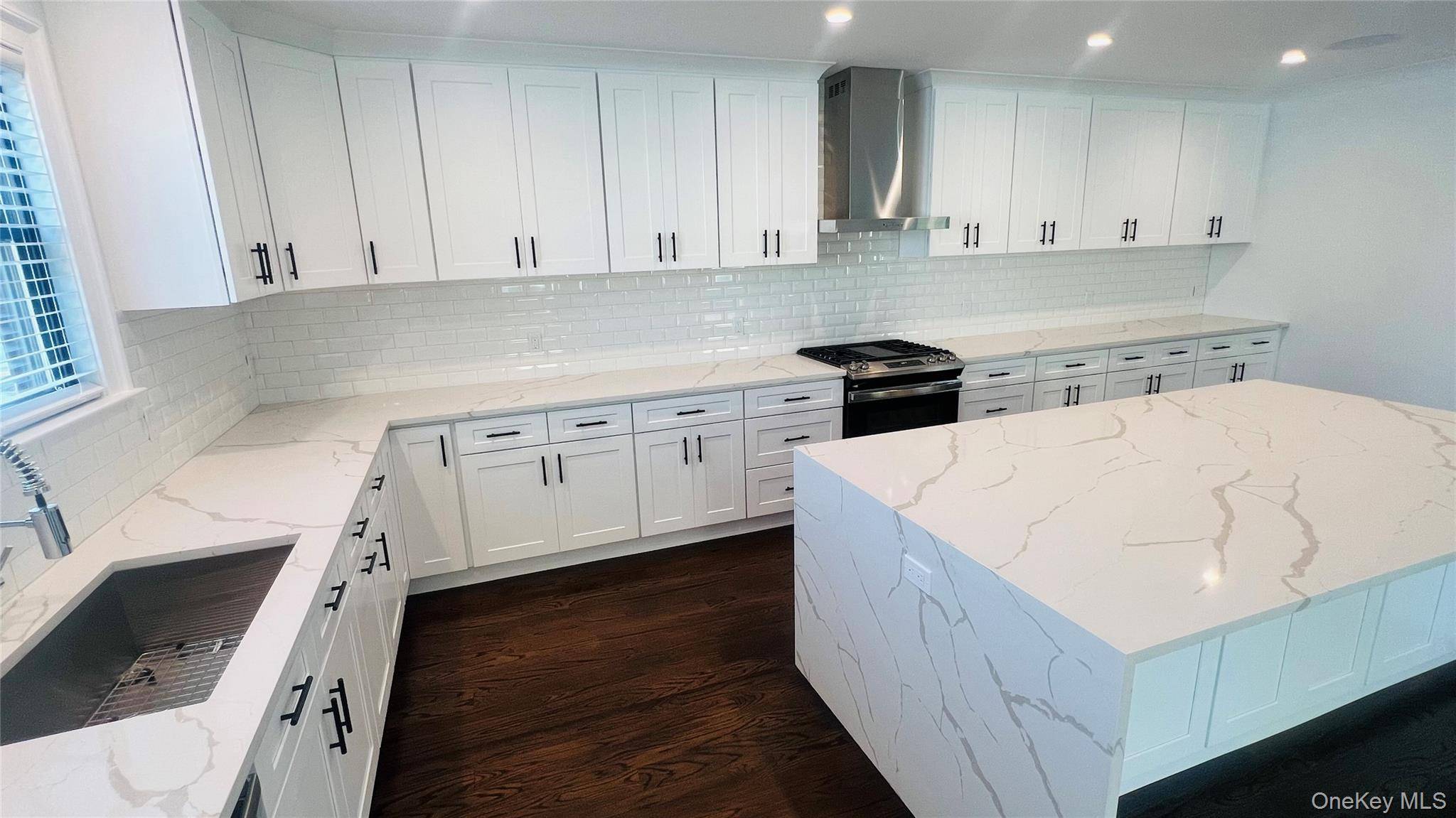 Brand New Build ! ! Beautifully designed Ultra Modern 4 bedroom 3.