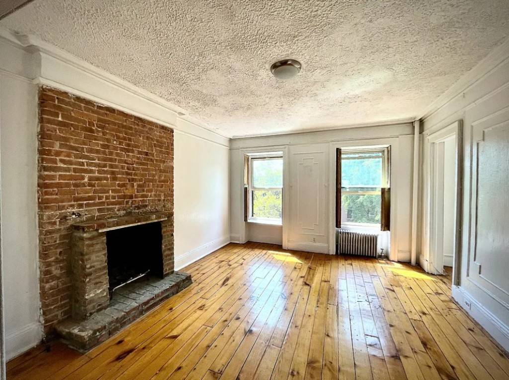 Looking for TRUE brownstone living on one of the most convenient blocks at the border of Carroll Gardens Cobble Hill ?