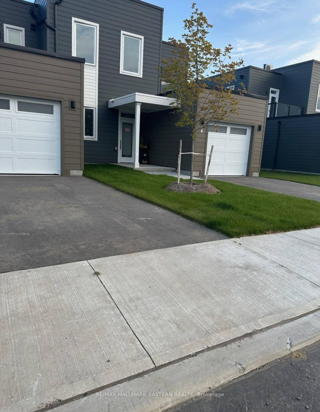 Welcome to this stunning newer build condo townhouse located in the beautiful Fenelon Falls.