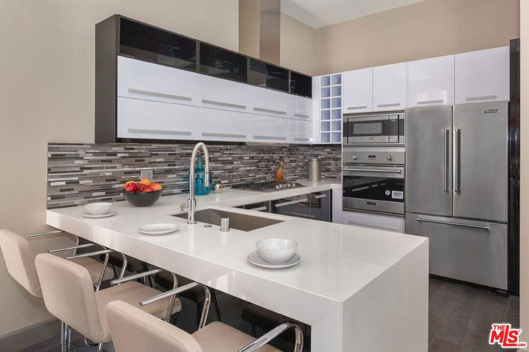 1217  HORN AVE 2BR Sunset Strip La