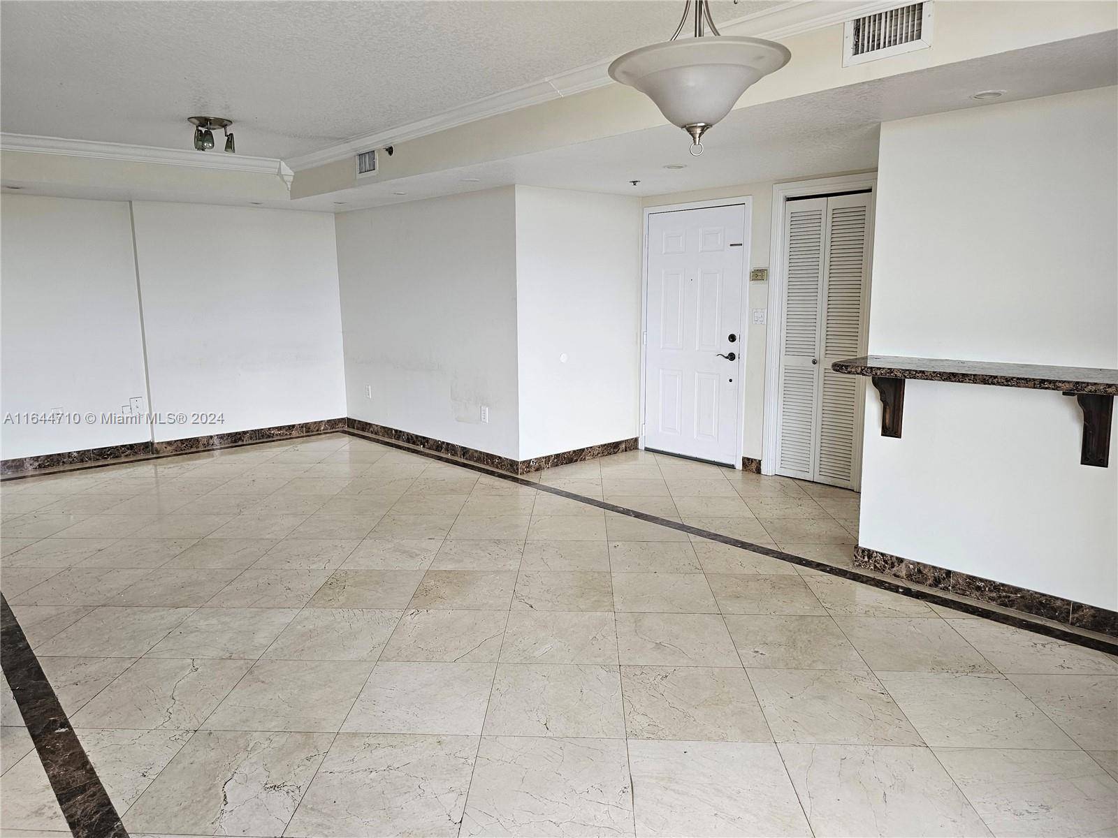 Best price in the area ! This great condo is centrally located in Coral Way, just a few minutes from Coral Gables, Brickell, and Coconut Grove.