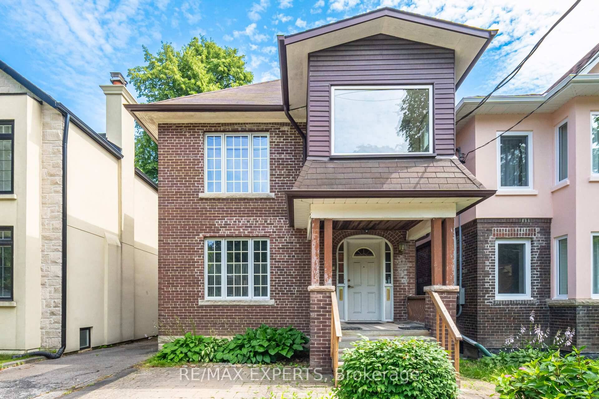 Legal Duplex ! Ideal for investors or multi generational families.