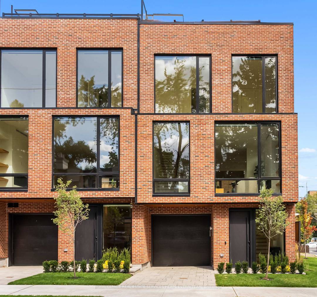 Welcome to 38 Evergreen Gardens, part of an exclusive collection of townhomes in the tree lined community of Bennington Heights.