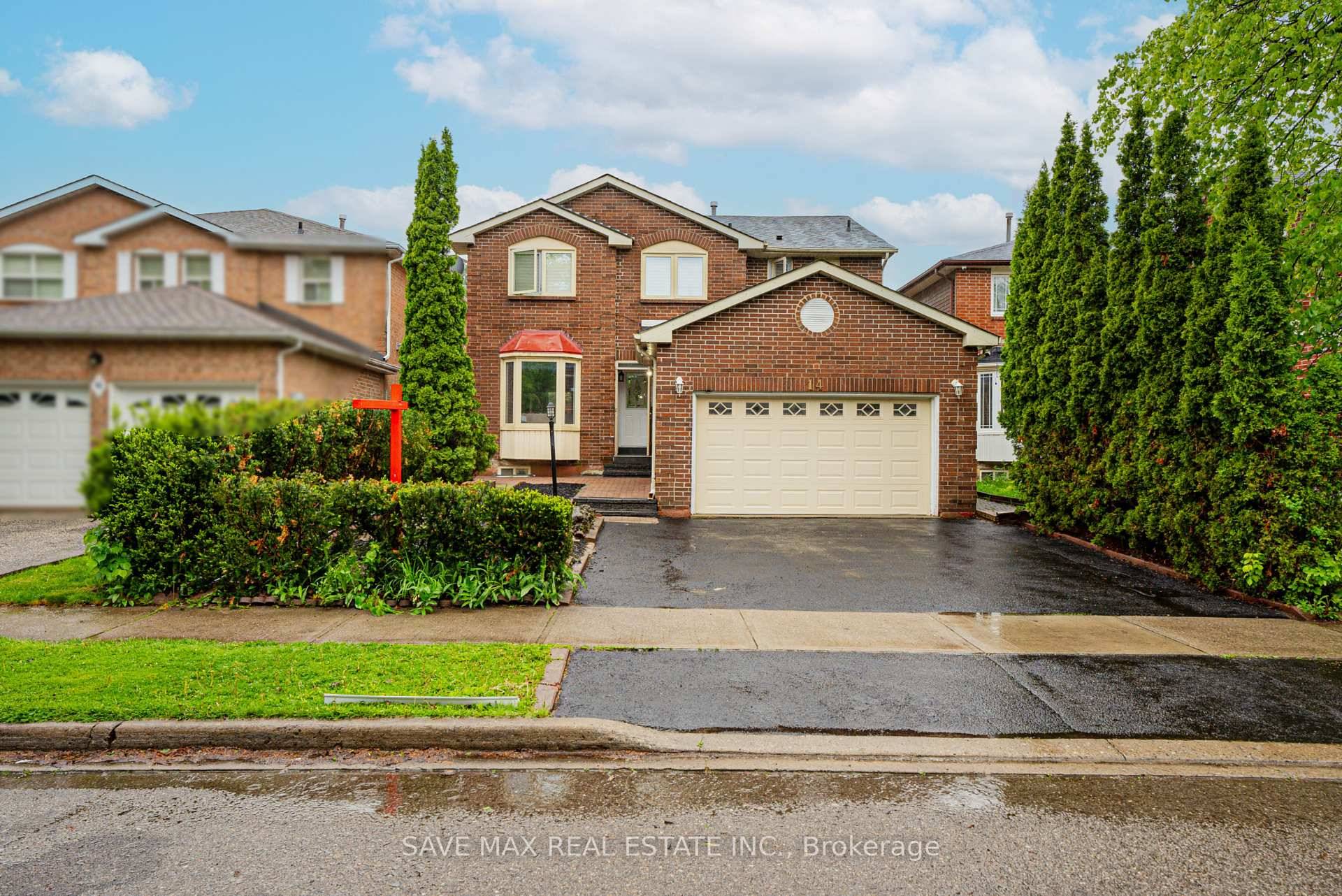 Absolutely gorgeous 4 3 bedroom, 5 bathroom detached home located in one of the most desirable neighbourhoods.