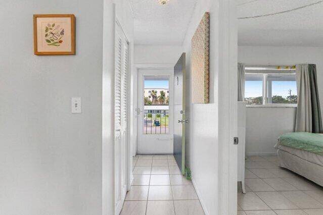 Lakefront 2 Bedroom Condo in Leisureville 55 Community.