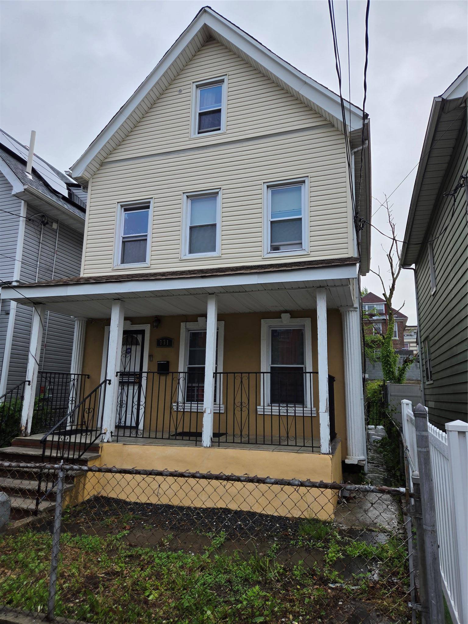 Miss This Charming Single Family Home in the Bronx !