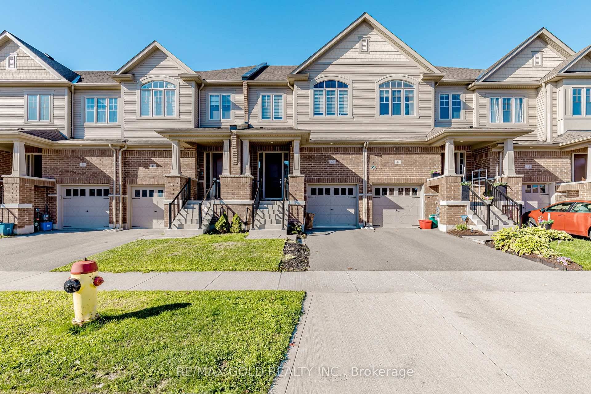 Spacious 2 Story freehold Townhouse.