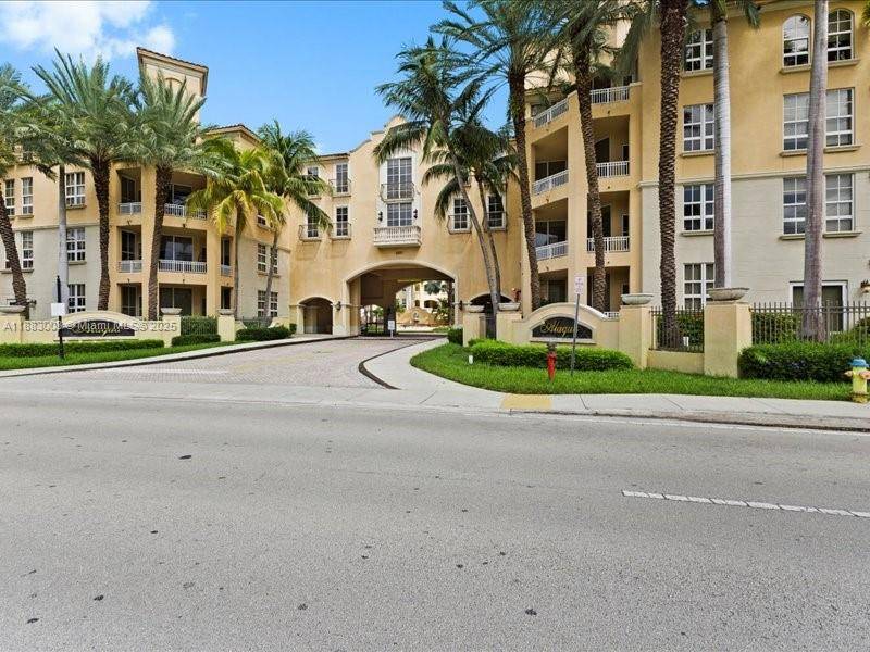 Nestled in the heart of Aventura, this stunning first floor residence offers 1, 368 sq.