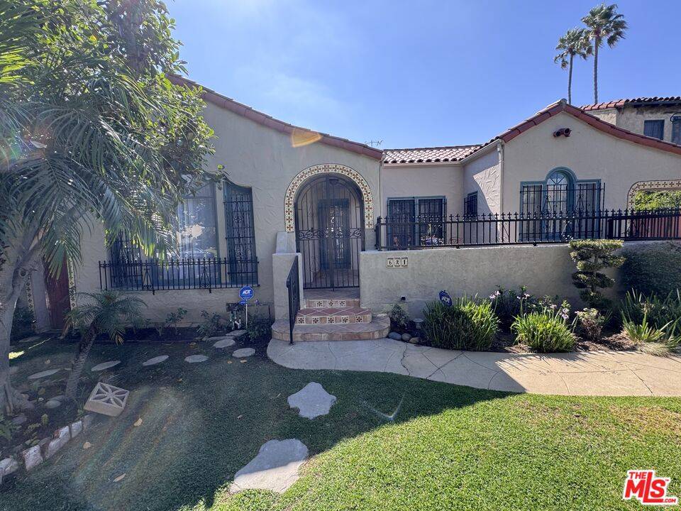 621  S Highland Ave 3BR Hancock Park La
