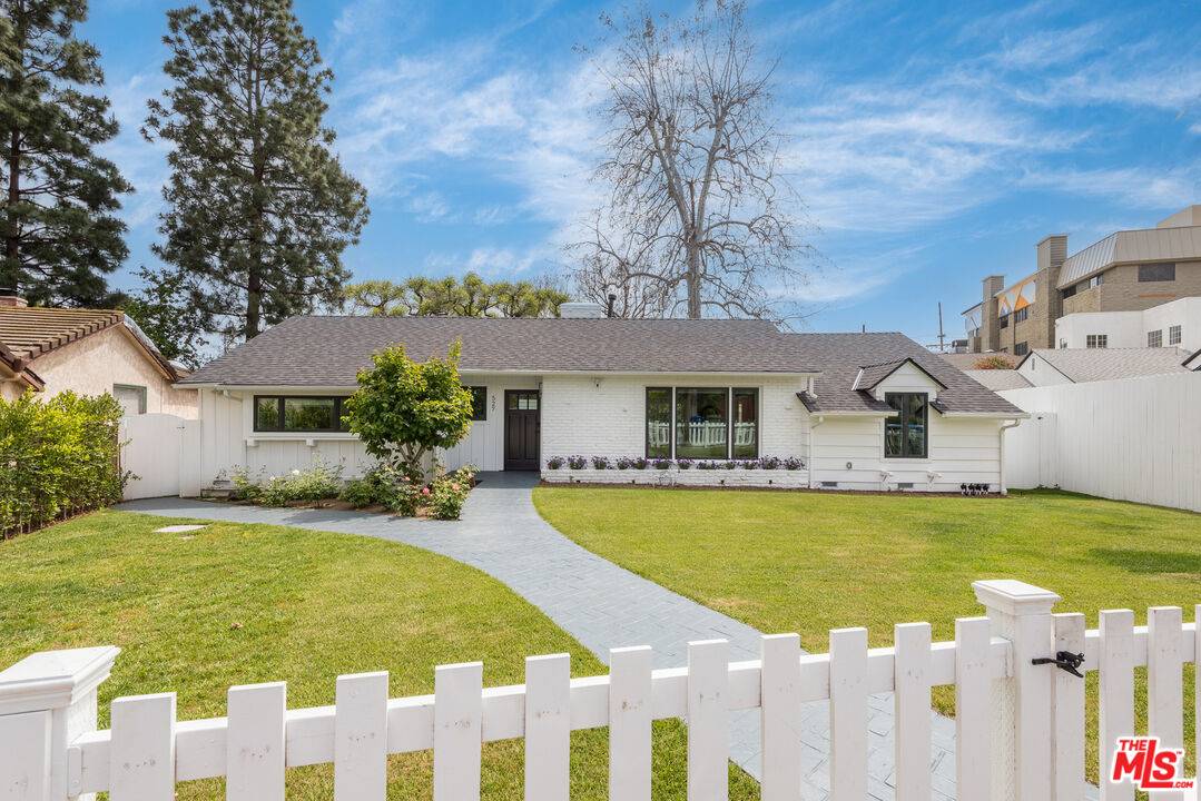 527  S Bentley Ave 4BR Brentwood La