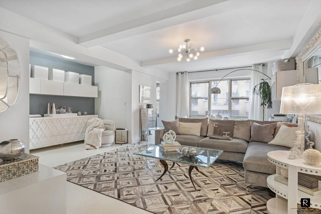 THE PERFECT PIED A TERRE, NYC HOME OR INVESTMENT PROPERTY.