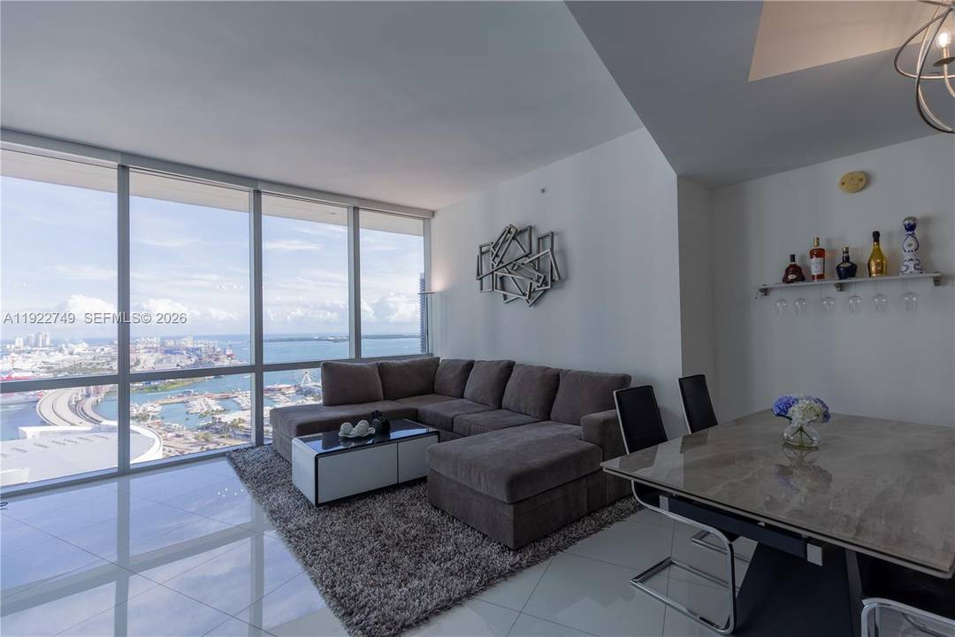 Experience elevated luxury living at Paramount Miami Worldcenter !