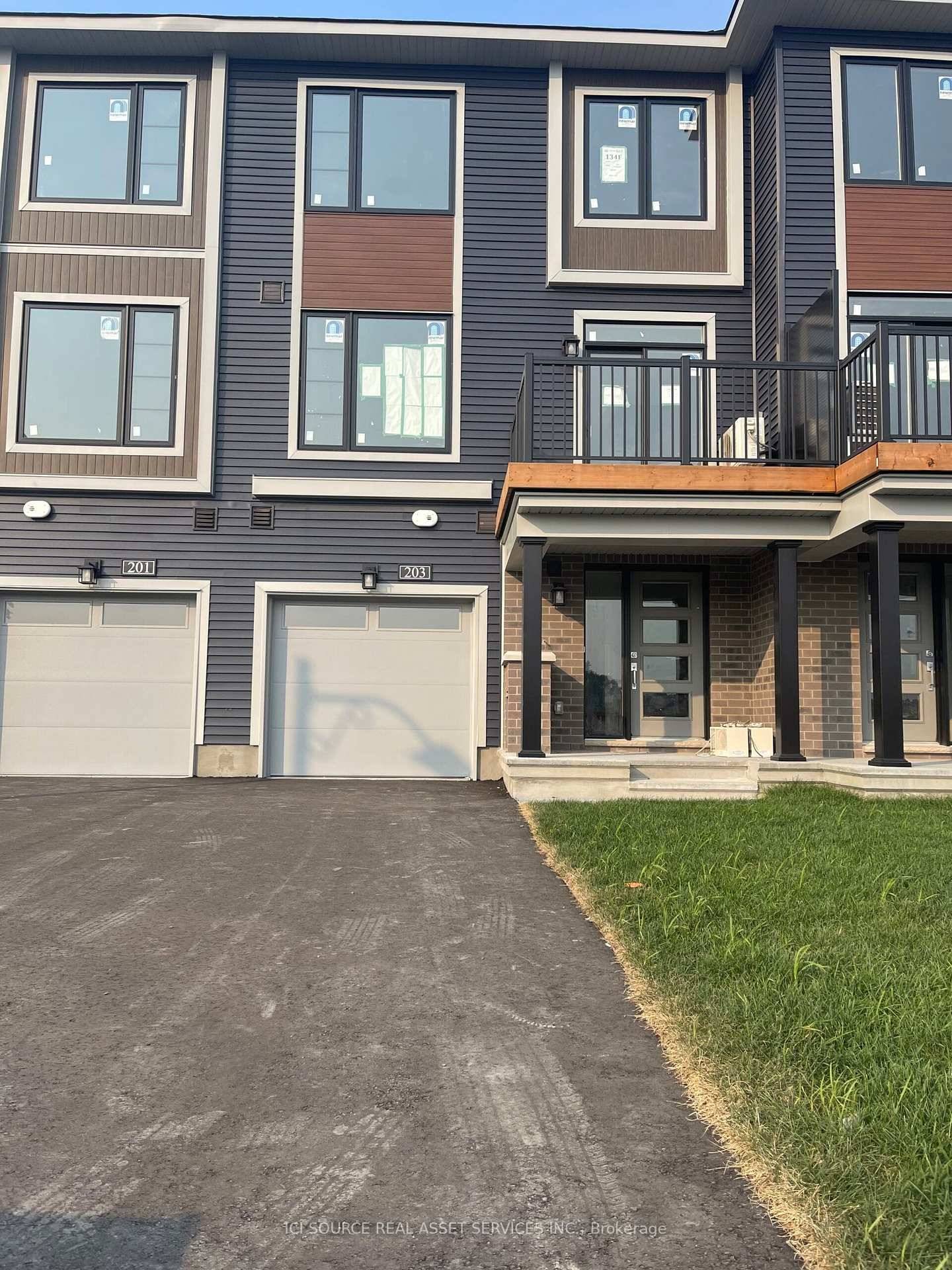 Brand New 2 Bedroom Townhome Prime Kanata Location near Morgans Grant.