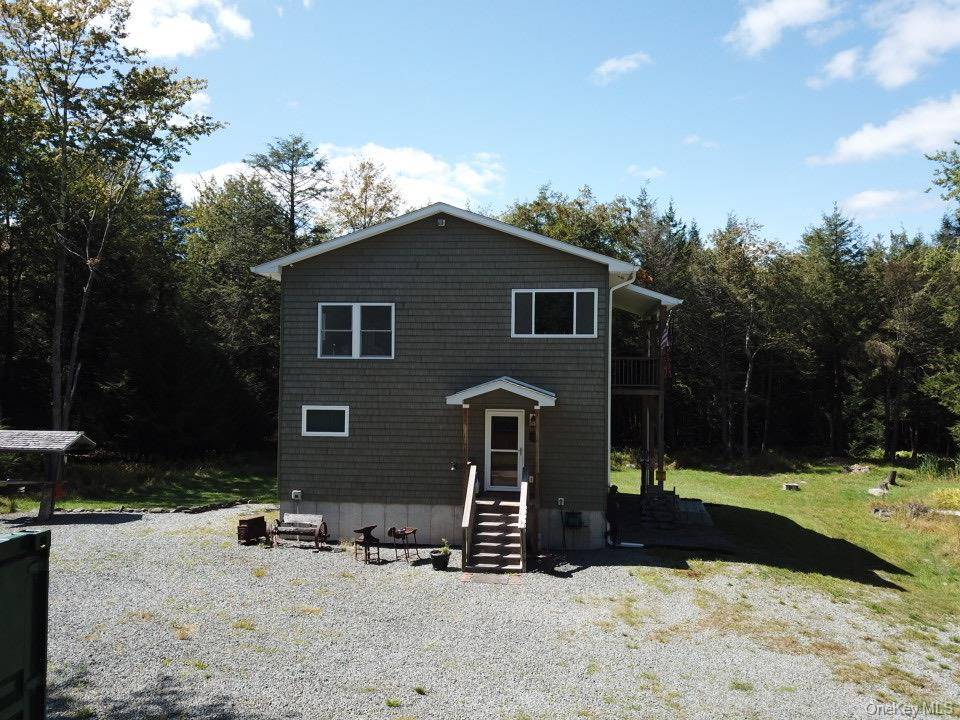 Charming Two Story Home Near Livingston Manor Parksville, NY Welcome to this inviting two story home nestled in the scenic Catskills, just minutes from Livingston Manor.