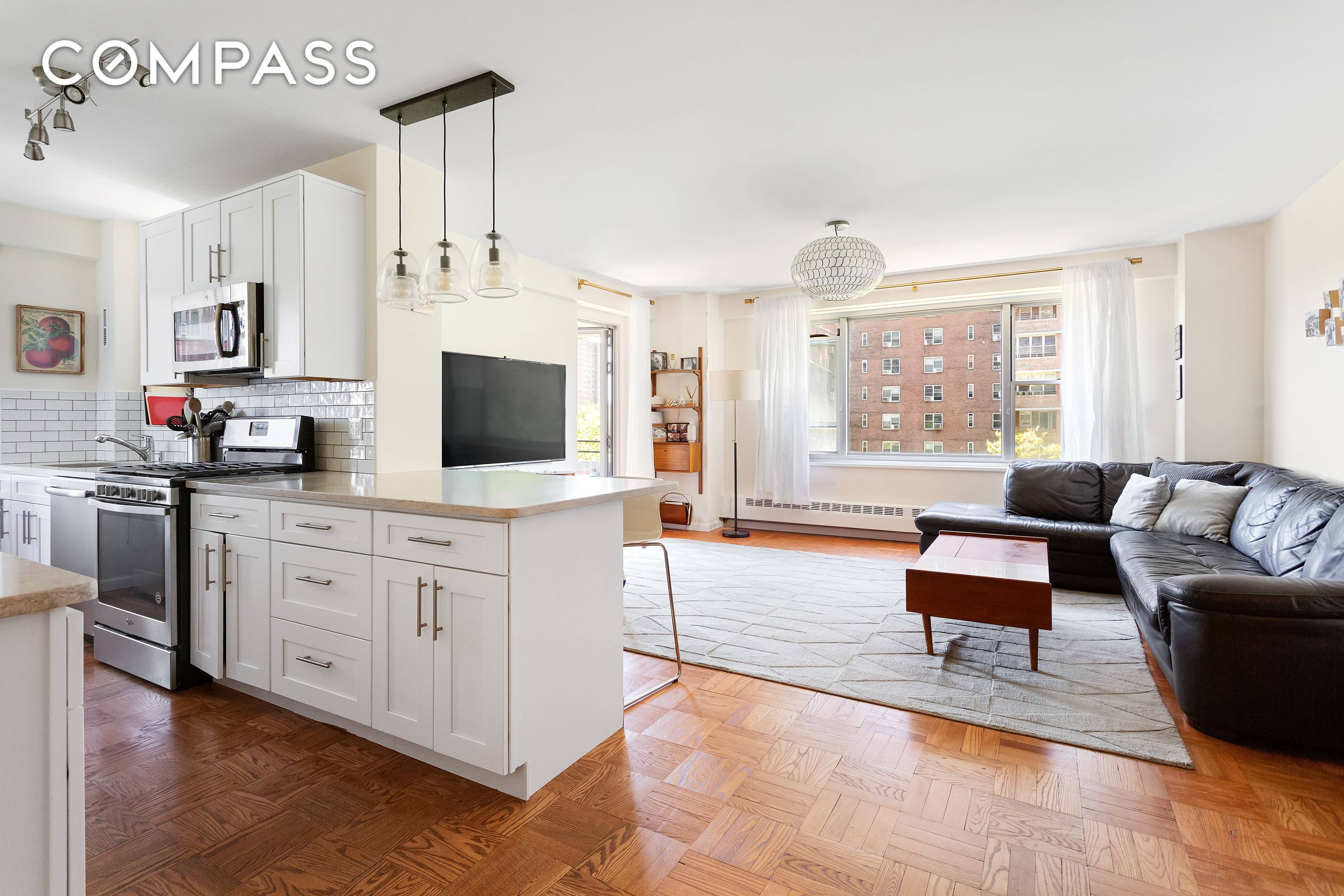 Newly renovated 2 Beds 1 Bath on the Lower East Side now available !