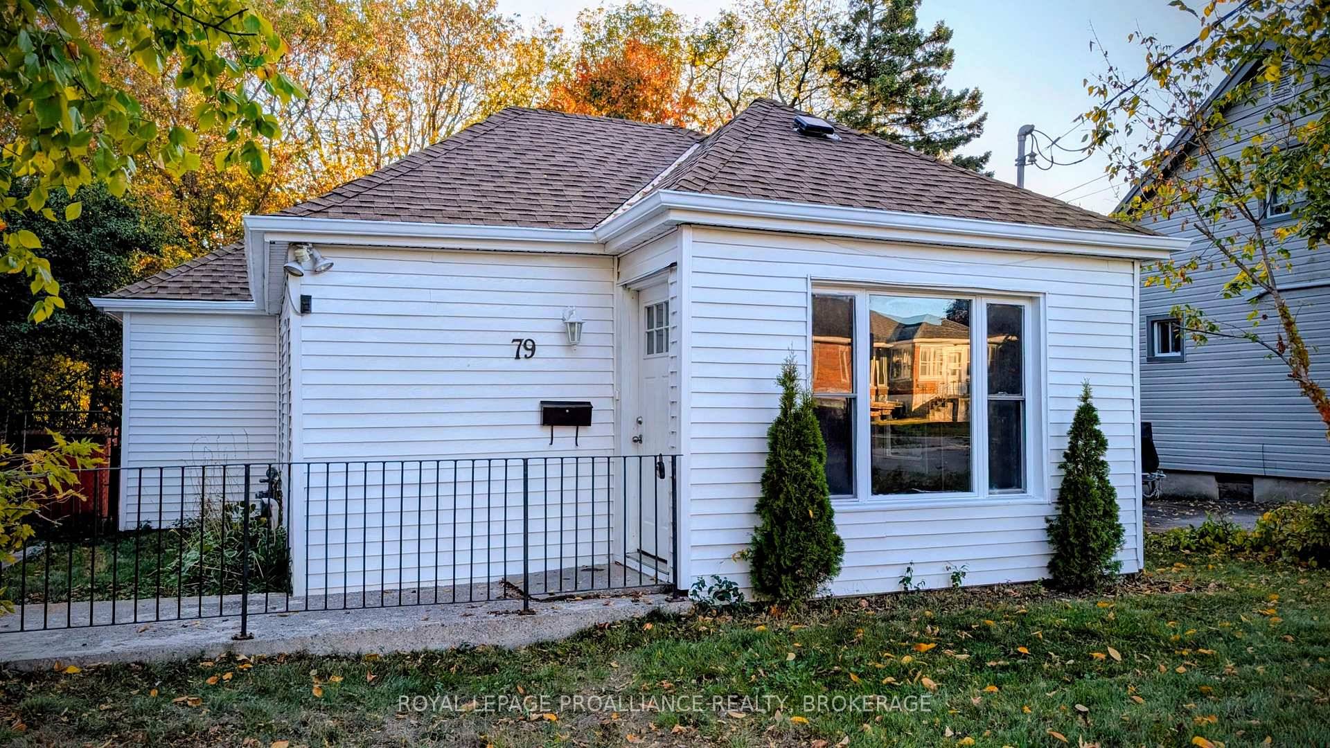 This 2 bedroom home is situated in Kingston's popular Portsmouth Village.
