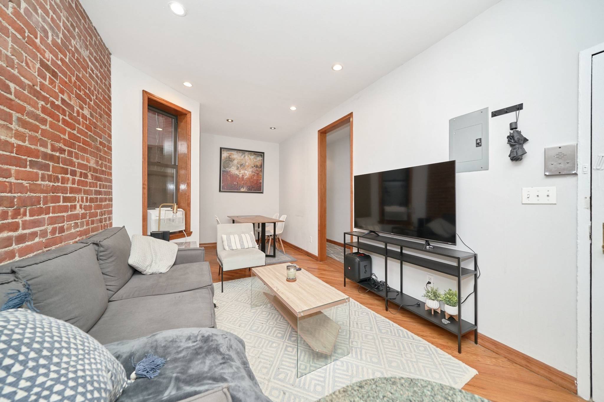 Gorgeous Two Bedroom with WD in the Heart of Hells KitchenApartment Features W D SS appliances Bedrooms fit queen extra furniture High ceilings Hardwood Floors Soak in TubNeighborhood Amenities Centrally ...