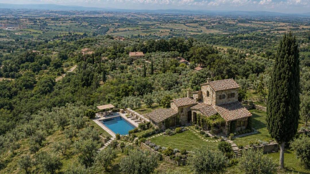 Exclusive project featuring a country house, an infinity pool and views of Pienza in the heart of the Val d'Orcia, a few minutes from Montepulciano