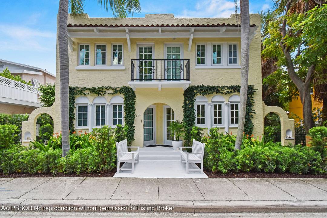Exceptional investment opportunity in Palm Beach !