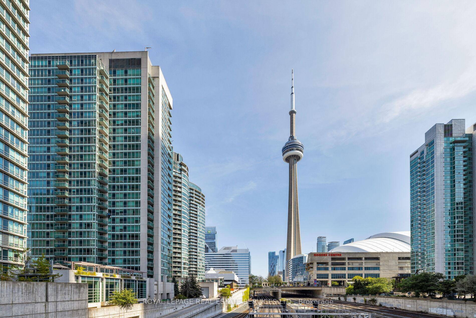 Discover the perfect blend of style, comfort, and convenience in this luxurious 1 bedroom condo for sale at APEX Condominiums, located in the heart of Toronto's sought after Waterfront Communities ...