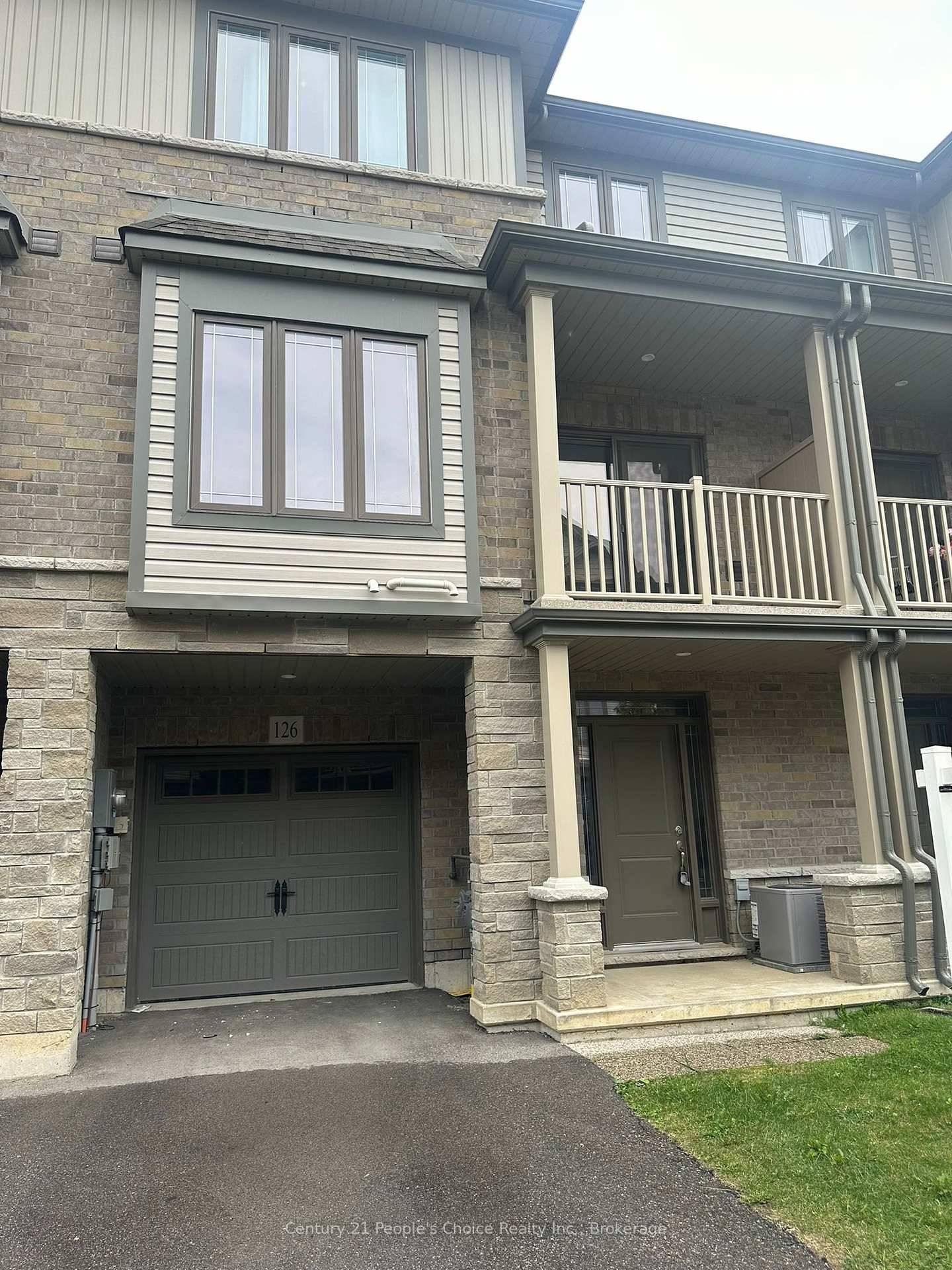 Well Maintained 3 Storey Townhome in West Brantford 1, 358 Sq Ft Beautiful and spacious 2 bedroom loft townhome featuring 9 ft ceilings on the 1st and 2nd floors.