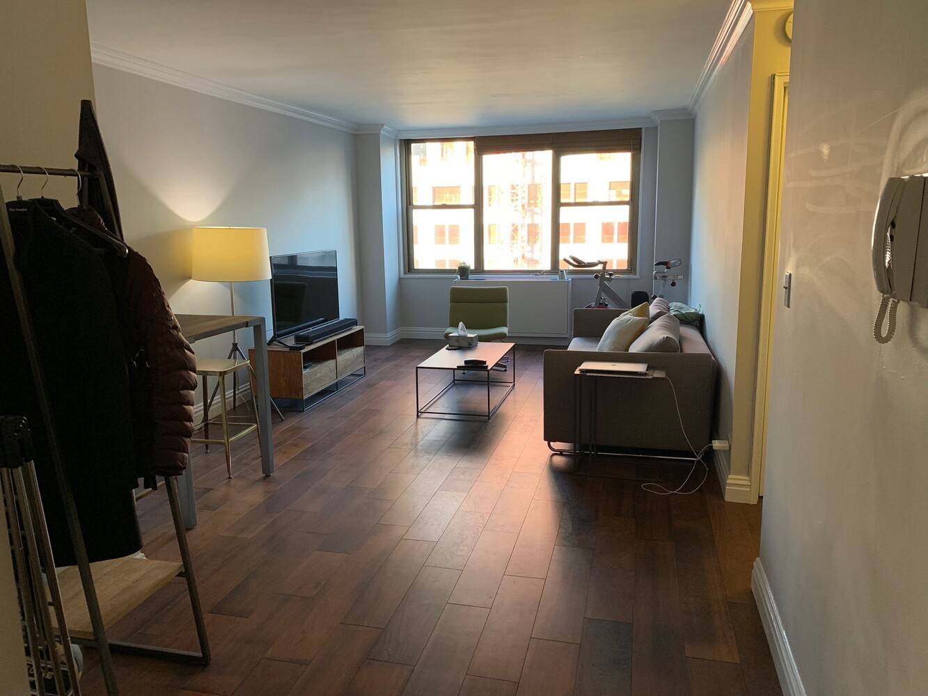 FOR DEC 1, 2023 M0VE IN. Mint Condition 1 Bedroom at The White Glove Condominium, In Unit Washer, Oversize Kitchen with Endless Granite Counter tops, Stainless Steel Appliances, Renovated Bathroom, ...