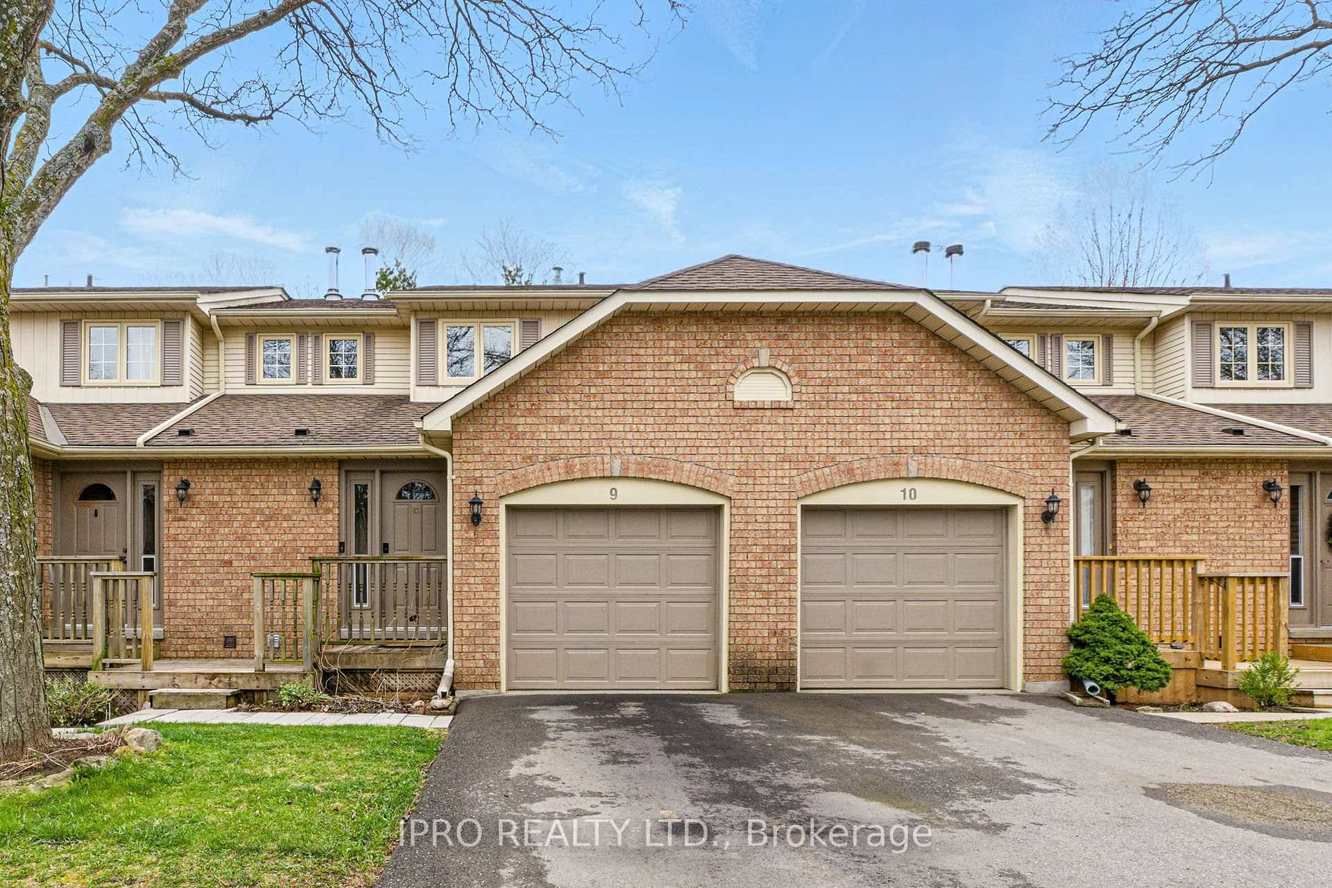 Welcome Home To 79 Braeheid Avenue Unit 9, Located In An A Community In The Heart Of Waterdown !