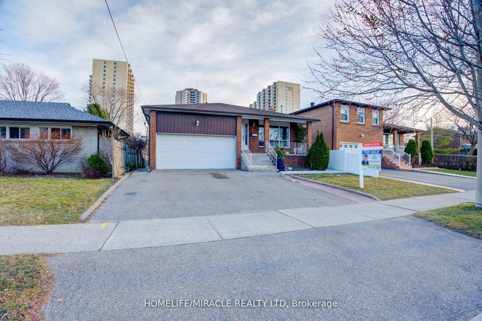 Exquisite 5 Level Backsplit in a Prime Etobicoke Neighborhood !