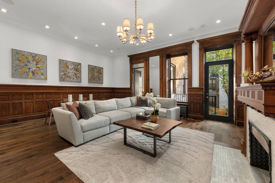Built in 1892 by famed architecture firm Neville and Bagge, this 7, 300sf 22 to 25ft wide renovated home is waiting for an owner user with income, or investment purchaser.