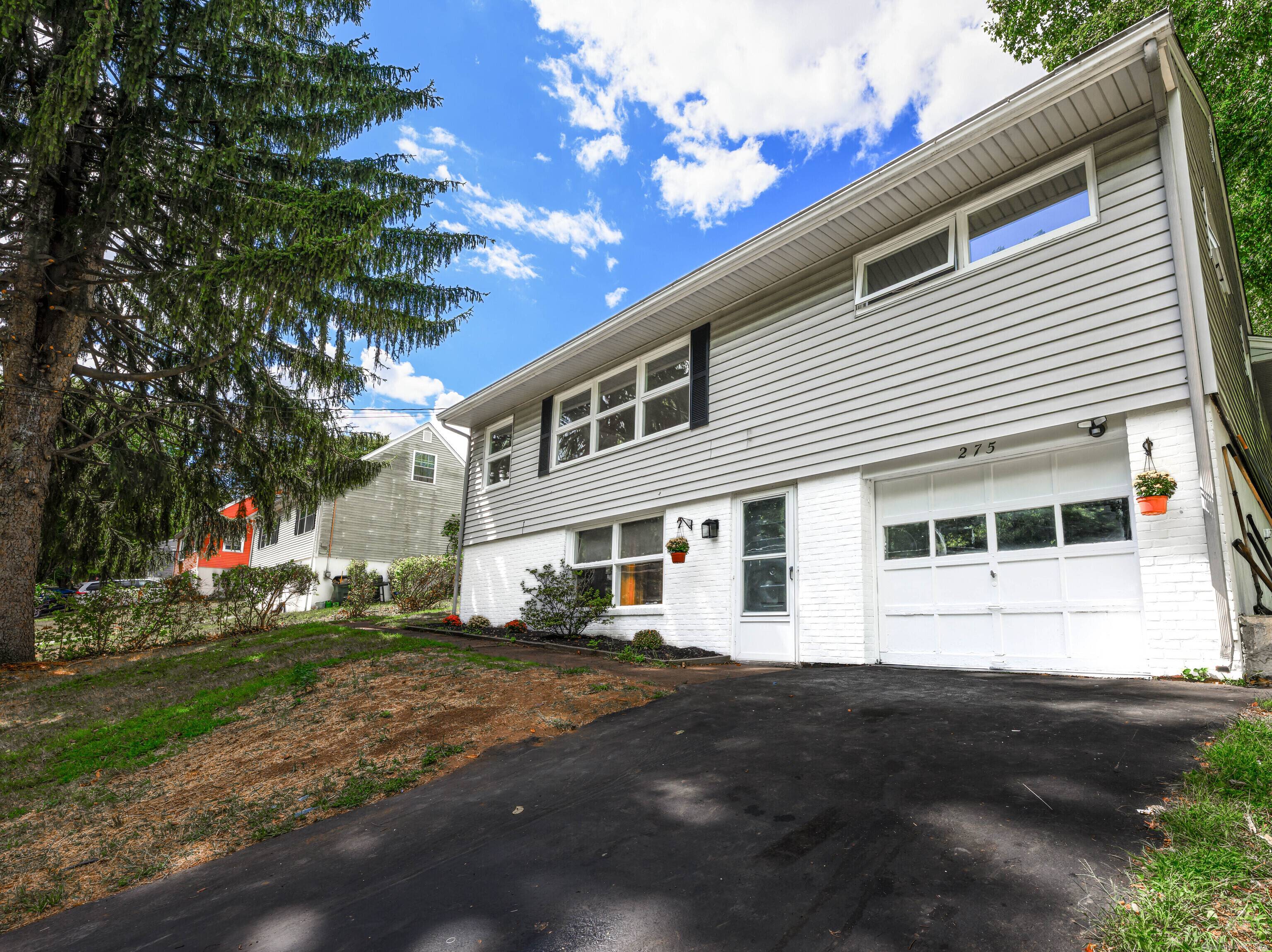 Spacious Ranch Retreat in East Haven.