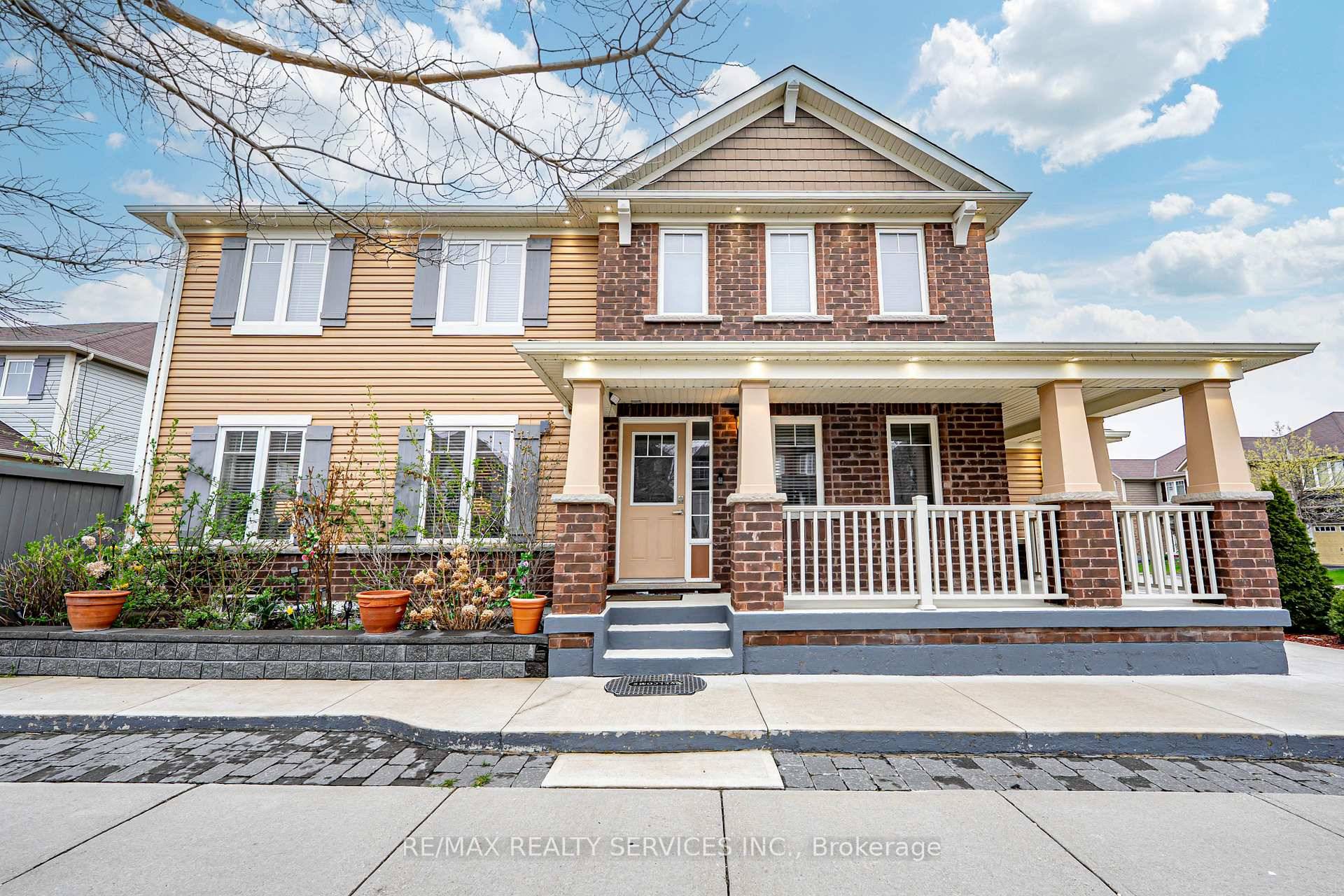 Located on a premium lot, this beautiful detached home features a recently upgraded modern kitchen with soft close cabinets, built in garbage bins, pantry, quartz counters, matching backsplash, and under ...